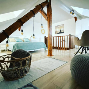 Love 2 Travel House